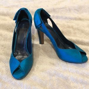 NWOT Reiss Bolerita Bow Platform